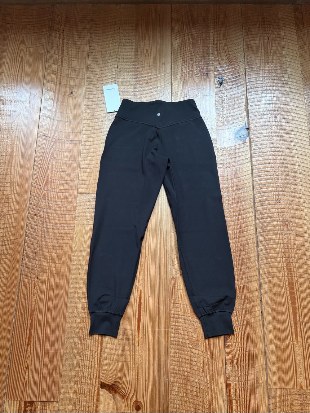 Lululemon align joggers NWT - Picture 2 of 3